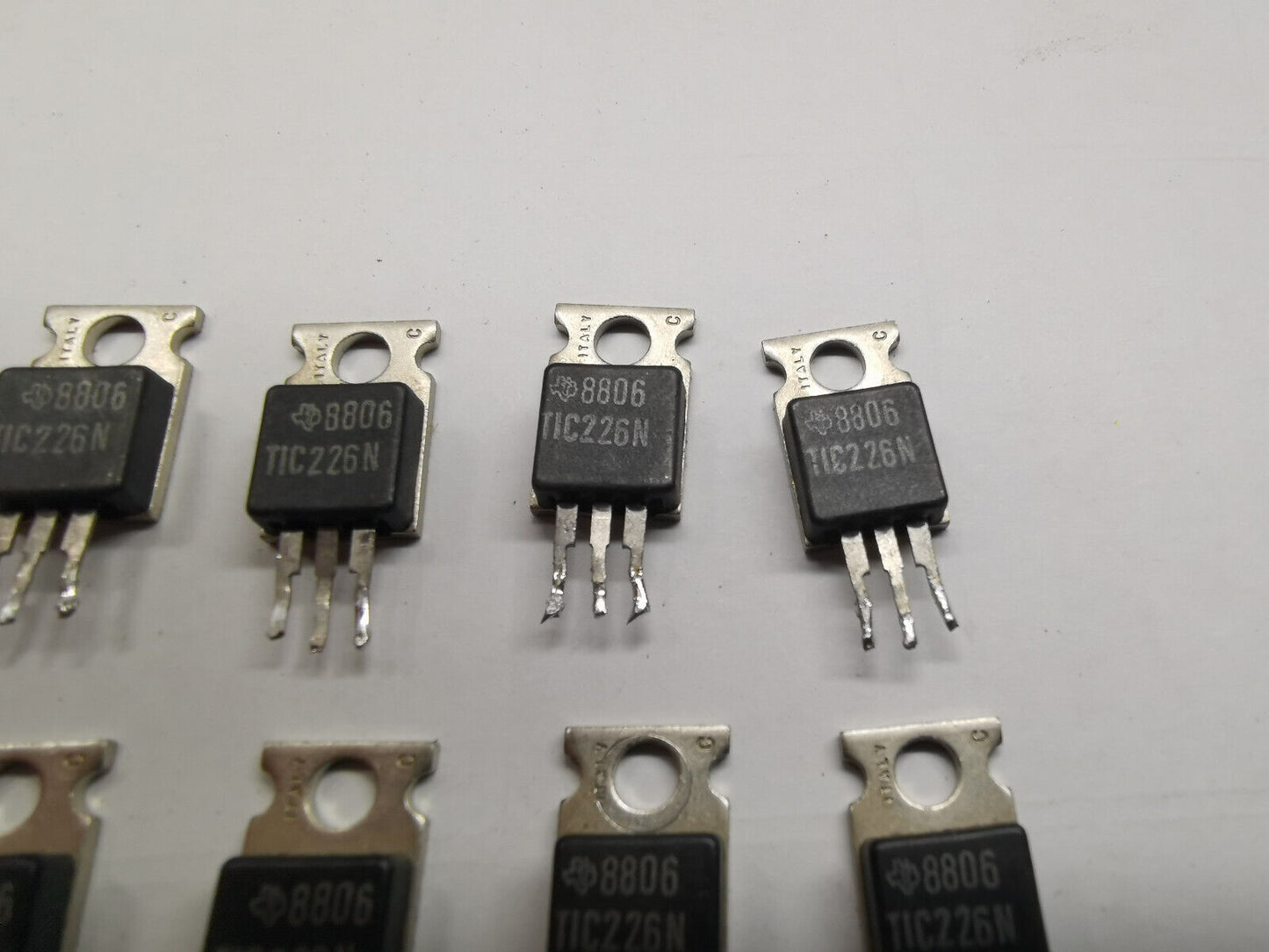 8pcs Genuine TIC226N Triac TI Brand