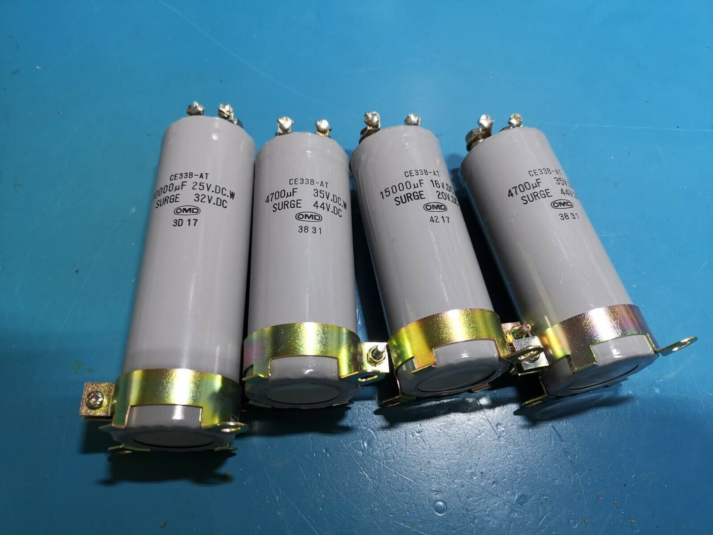 Chassis Mount Electrolytic Capacitors With Mounting Clips