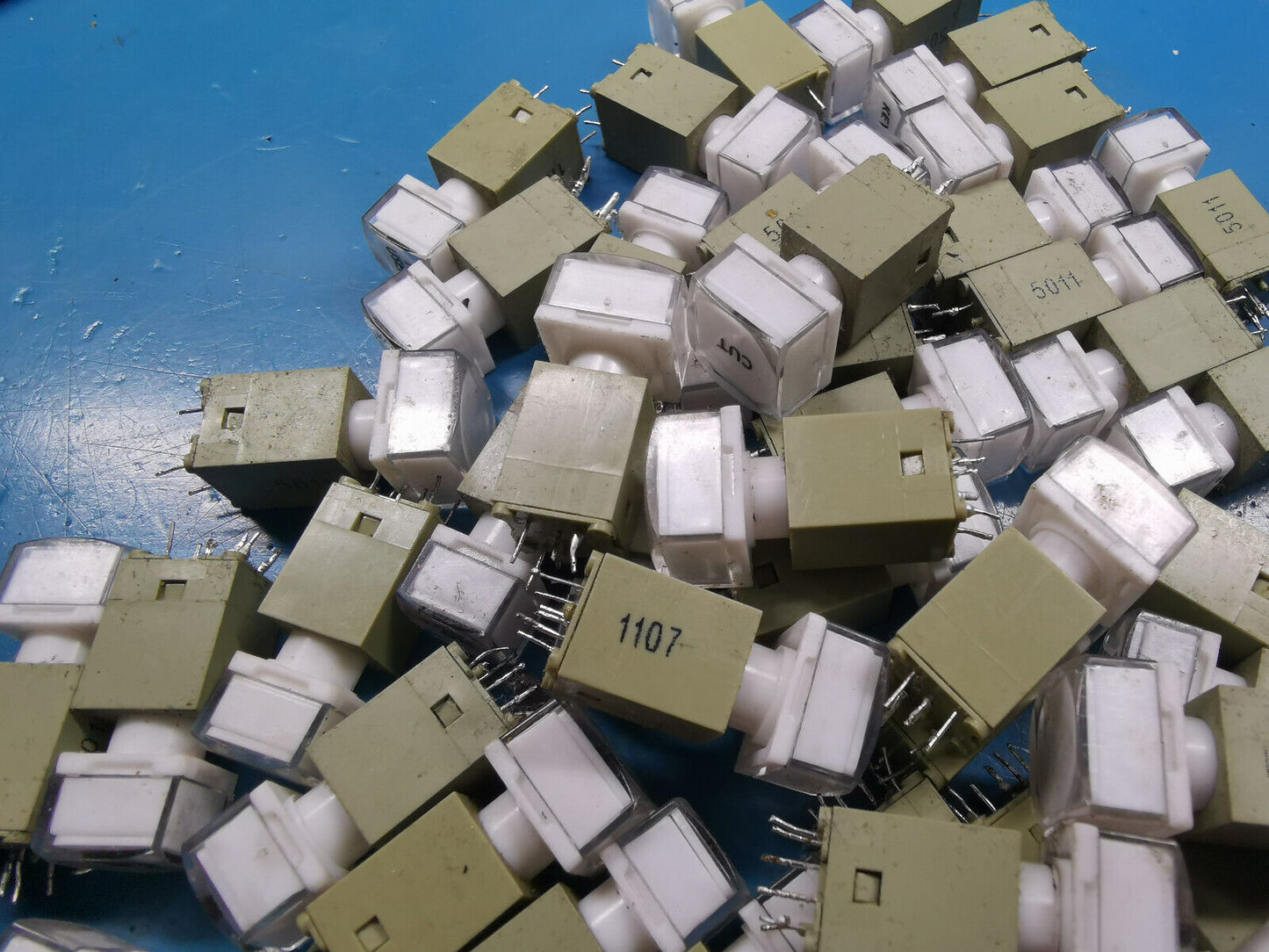 50pcs Illuminated Reed Push Switch Joblot  White , Red And Green LED