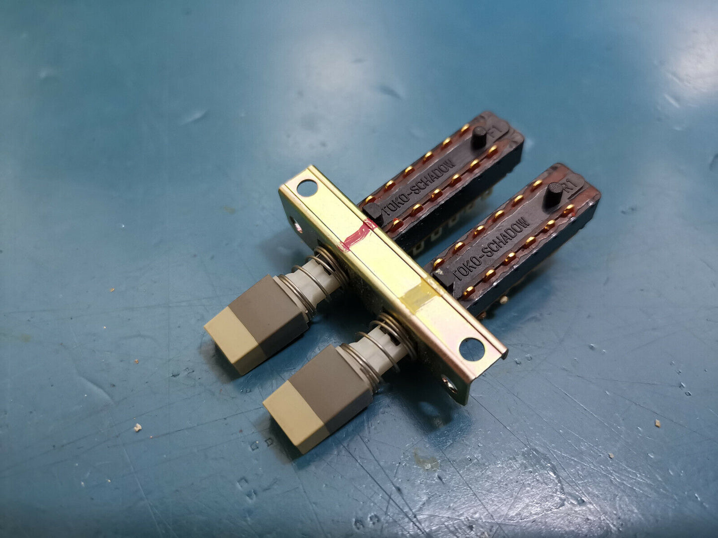 2 Position Push Switch With Auto Release