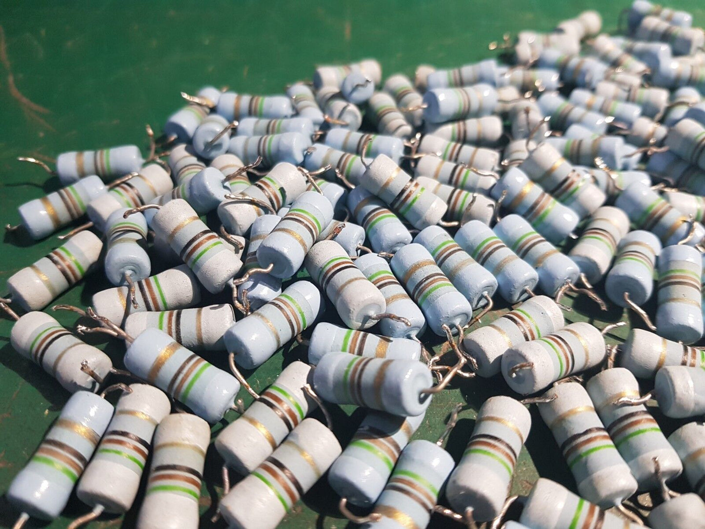 160pcs 50R Metal Film Resistor MR8F 2W Welwyn Military Part